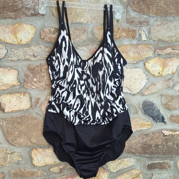 Miraclesuit Black And White One Piece Swimming Patterned Swimsuit - Picture 1 of 11